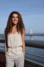 Anna Akbari