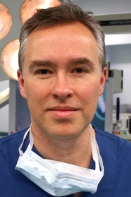 Arnold van de Laar Laproscopic surgeon
