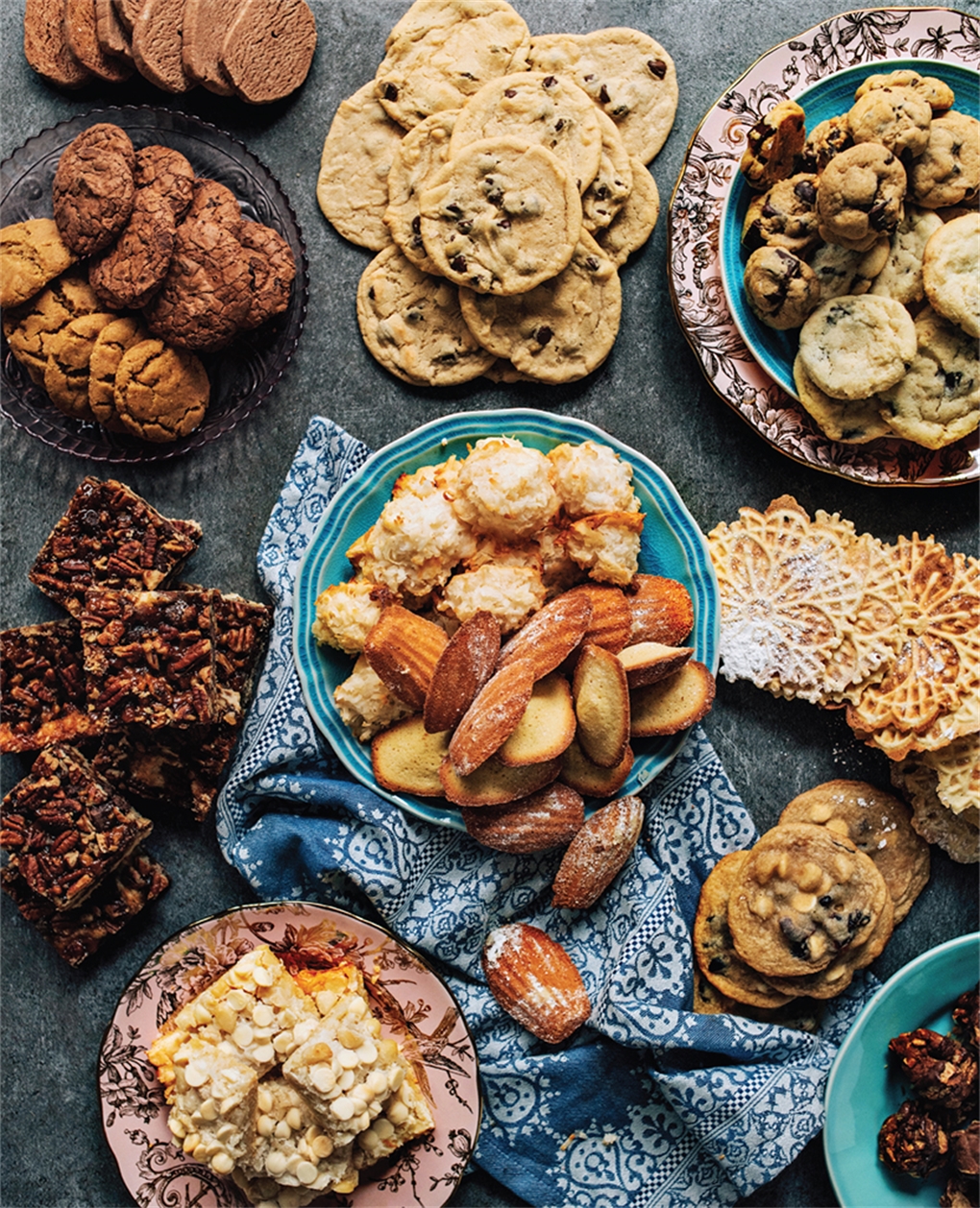 Interior book image for Easy Cookie Recipes